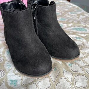 Cat & Jack -Toddler 6- Black Suede Ankle Boots with Side Zipper